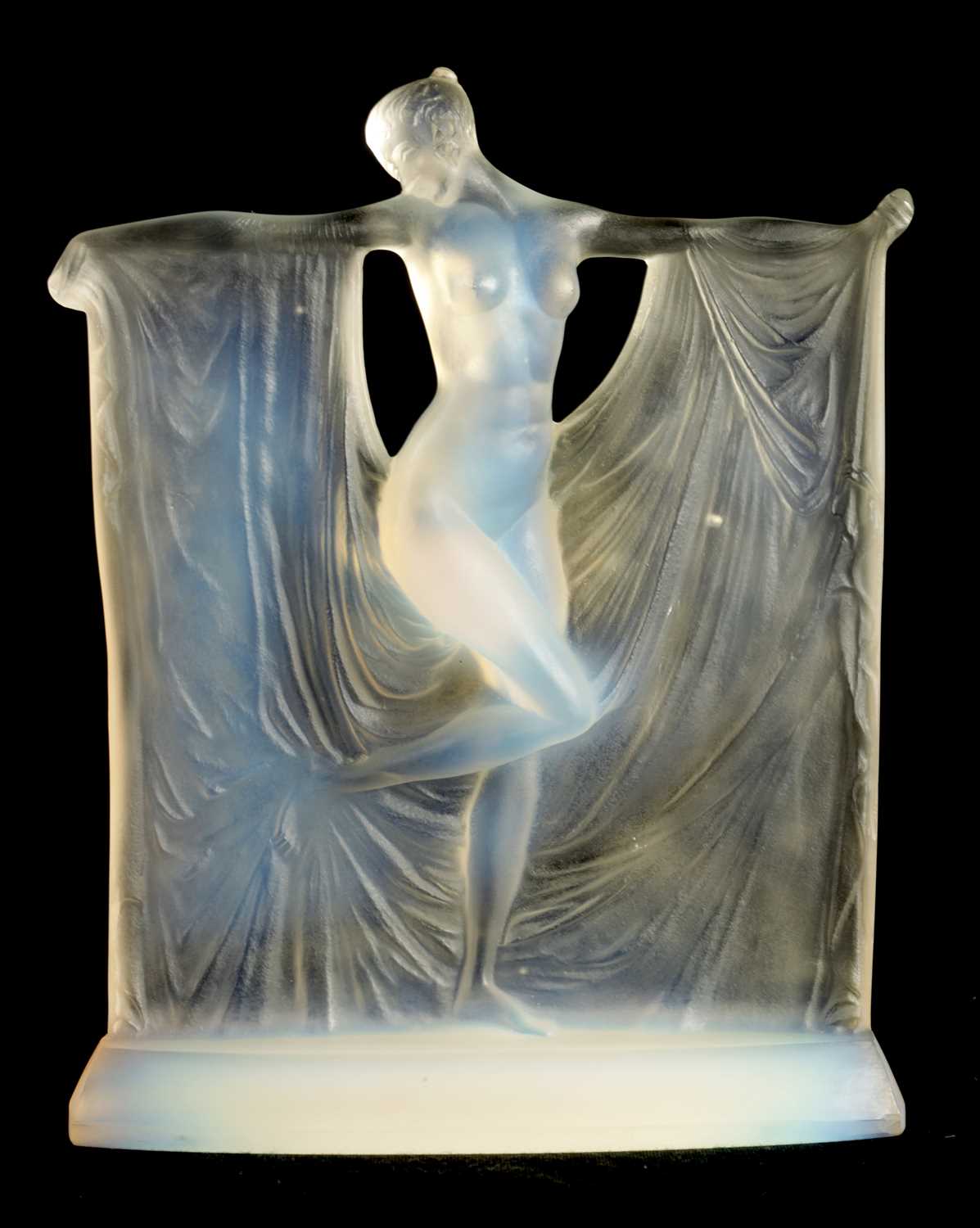 Lot 16 - AN R LALIQUE FRANCE OPALESCENT GLASS ‘SUZANNE’ STATUETTE