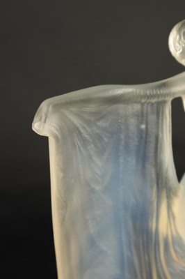 Lot 16 - AN R LALIQUE FRANCE OPALESCENT GLASS ‘SUZANNE’ STATUETTE
