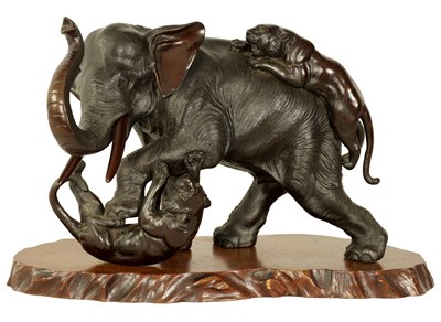 Lot 198 - A JAPANESE MEIJI PERIOD PATINATED BRONZE SCULPTURE
