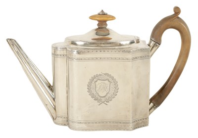 Lot 331 - A GEORGE III SILVER TEAPOT