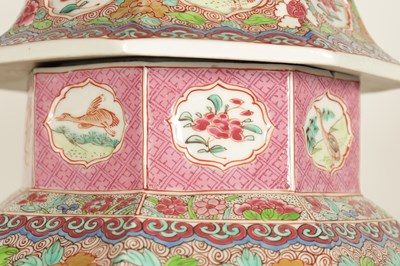 Lot 91 - A FINE PAIR OF 19TH CENTURY SAMSON ORIENTAL STYLE VASES AND COVERS