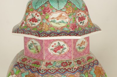 Lot 91 - A FINE PAIR OF 19TH CENTURY SAMSON ORIENTAL STYLE VASES AND COVERS
