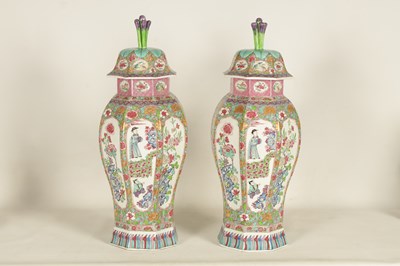Lot 91 - A FINE PAIR OF 19TH CENTURY SAMSON ORIENTAL STYLE VASES AND COVERS