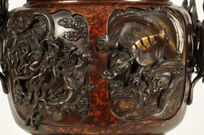 Lot 115 - A LARGE JAPANESE MEIJI PERIOD PATINATED KORO AND COVER