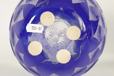 Lot 2 - DAVID GUERON FOR DEGUE. A 1930'S FRENCH ART DECO GLASS VASE