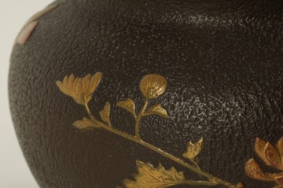Lot 84 - A 19TH CENTURY MINTONS JAPANESQUE CERAMIC JARDINIERE