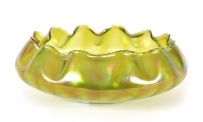 Lot 23 - AN EARLY 20TH CENTURY GREEN OPALESCENT LOETZ GLASS BOWL