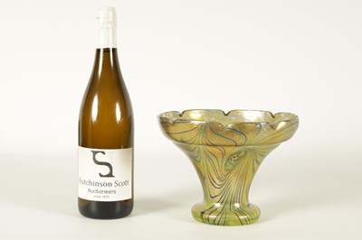 Lot 26 - AN EARLY 20TH-CENTURY IRIDESCENT GLASS FRITZ HECKERT ‘CHANGEANT’ VASE BY OTTO THAMM