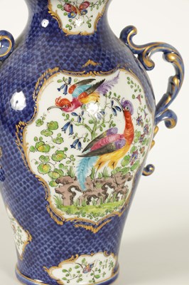 Lot 58 - A LATE 19TH CENTURY FIRST PERIOD WORCESTER TYPE TWO-HANDLED SHOULDERED VASE AND COVER - PROBABLY SAMSON