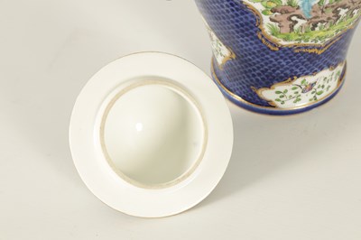 Lot 58 - A LATE 19TH CENTURY FIRST PERIOD WORCESTER TYPE TWO-HANDLED SHOULDERED VASE AND COVER - PROBABLY SAMSON