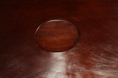 Lot 1061 - A GOOD GEORGE III OVAL MAHOGANY CELLARETTE
