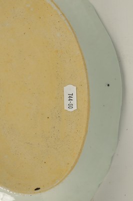 Lot 165 - A PAIR OF 18TH CENTURY CHINESE BLUE AND WHITE SHAPED OVAL DISHES