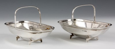 Lot 250 - A PAIR OF EARLY 20TH CENTURY SILVER BON BON...