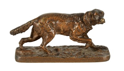 Lot 657 - AN EARLY 20TH CENTURY BRONZE SCULPTURE MODELLED AS AN ALERT SETTER