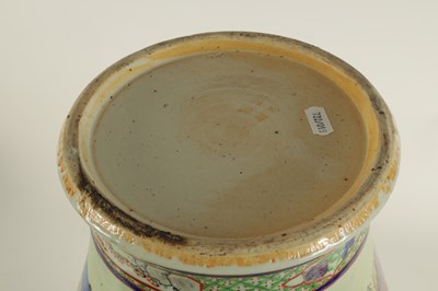 Lot 172 - A LARGE 19TH CENTURY CHINESE POLYCHROME FAMILLE ROSE VASE