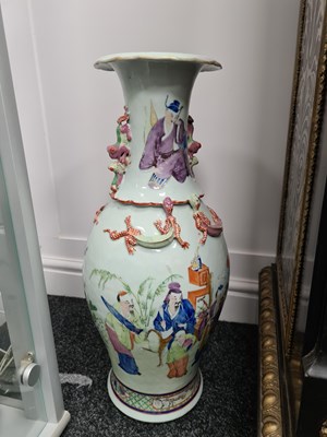 Lot 172 - A LARGE 19TH CENTURY CHINESE POLYCHROME FAMILLE ROSE VASE