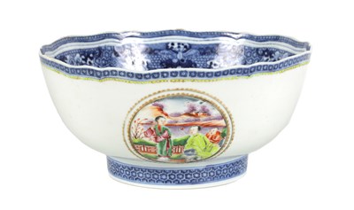 Lot 179 - A 19TH CENTURY CHINESE BLUE AND WHITE PORCELAIN BOWL