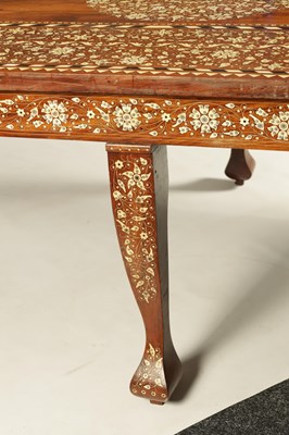 Lot 1046 - A FINE LATE 19TH/EARLY 20TH CENTURY IVORY AND EBONY INLAID HARDWOOD ANGLO INDIAN DINING ROOM TABLE AND SET OF TEN CHAIRS