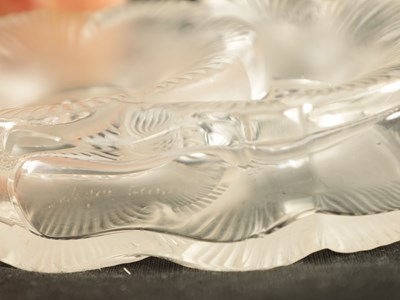 Lot 7 - A FRENCH RENE LALIQUE CLEAR GLASS “DUEX FLEUR” SCENT BOTTLE