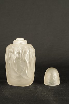 Lot 7 - A RENE LALIQUE OPALESCENT 'SIRENES' BRULE PARFUMS FROSTED PERFUME BURNER