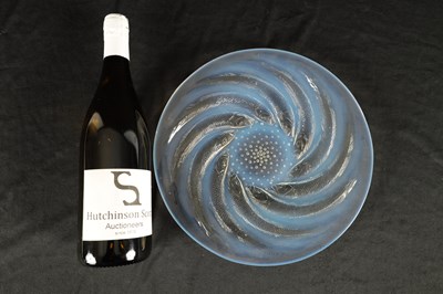 Lot 15 - AN R LALIQUE, ‘POISSONS’ OPALESCENT GLASS COUPE PLATE