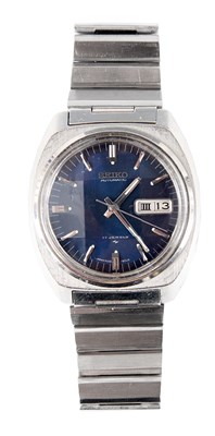 Lot 221 - A GENTLEMAN'S SEIKO AUTOMATIC WRISTWATCH...
