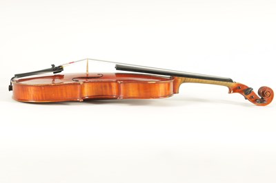 Lot 498 - A GOOD QUALITY EARLY 20TH CENTURY FULL SIZE ITALIAN VIOLIN LABELLED RICCARDO ANTONIAZZI