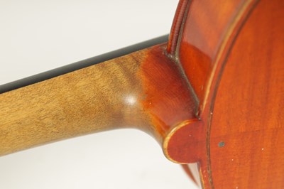 Lot 498 - A GOOD QUALITY EARLY 20TH CENTURY FULL SIZE ITALIAN VIOLIN LABELLED RICCARDO ANTONIAZZI