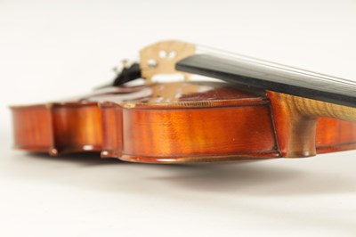Lot 498 - A GOOD QUALITY EARLY 20TH CENTURY FULL SIZE ITALIAN VIOLIN LABELLED RICCARDO ANTONIAZZI