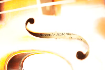Lot 498 - A GOOD QUALITY EARLY 20TH CENTURY FULL SIZE ITALIAN VIOLIN LABELLED RICCARDO ANTONIAZZI