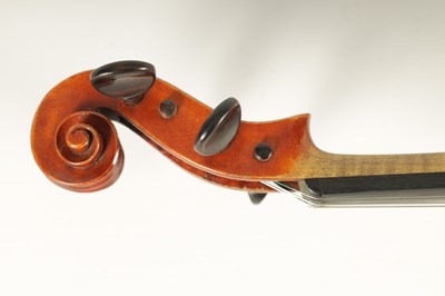 Lot 498 - A GOOD QUALITY EARLY 20TH CENTURY FULL SIZE ITALIAN VIOLIN LABELLED RICCARDO ANTONIAZZI