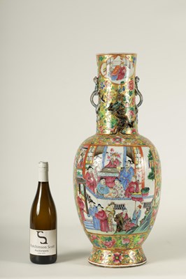 Lot 164 - A LARGE 19TH CENTURY CHINESE FAMILLE ROSE PORCELAIN VASE