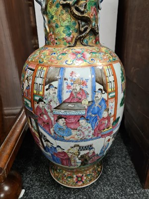 Lot 164 - A LARGE 19TH CENTURY CHINESE FAMILLE ROSE PORCELAIN VASE