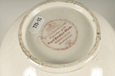 Lot 49 - A LARGE EARLY 19TH CENTURY FLIGHT BARR & BARR WORCESTER PRESENTATION JUG