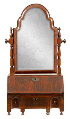 Lot 1064 - A WILLIAM AND MARY HERRING-BANDED FIGURED WALNUT TOILET MIRROR/BUREAU