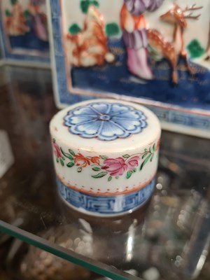 Lot 152 - A SET OF THREE 19TH CENTURY CHINESE FAMILLE ROSE PORCELAIN TEA CADDIES