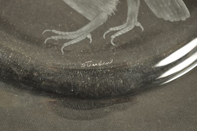 Lot 13 - A SET OF 12 20TH CENTURY STEUBEN GLASS WORKS ORNITHOLOGICAL GLASS PLATES