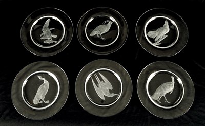 Lot 13 - A SET OF 12 20TH CENTURY STEUBEN GLASS WORKS ORNITHOLOGICAL GLASS PLATES
