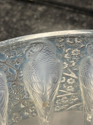 Lot 9 - A RENE LALIQUE OPALESCENT BLUE STAINED 'PERRUCHES' BOWL