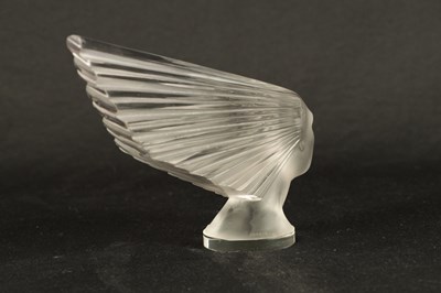Lot 8 - A FINE FRENCH RENE LALIQUE 'VICTOIRE' GLASS CAR MASCOT