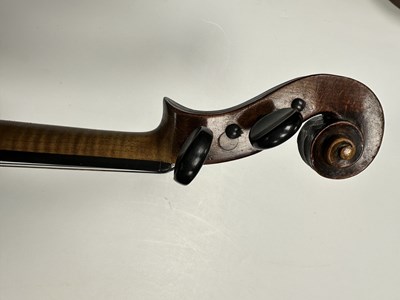 Lot 483 - AN 18TH CENTURY FULL-SIZE VIOLIN