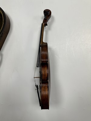Lot 483 - AN 18TH CENTURY FULL-SIZE VIOLIN