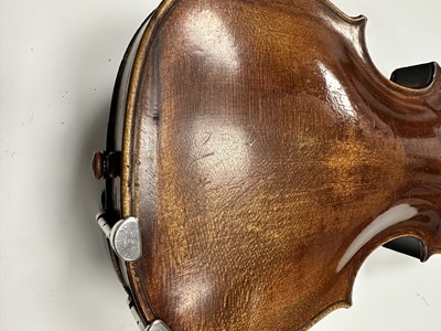 Lot 483 - AN 18TH CENTURY FULL-SIZE VIOLIN