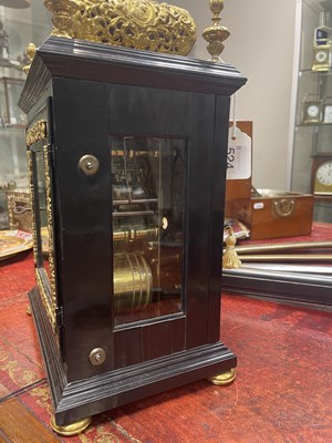 Lot 524 - JOSEPH WINDMILLS, LONDON. A FINE WILLIAM AND MARY EBONY VENEERED GILT BRASS MOUNTED BASKET TOP BRACKET CLOCK
