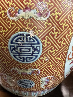 Lot 274 - A GOOD PAIR OF 19TH CENTURY CHINESE FAMILLE ROSE PORCELAIN JARDINIÈRES
