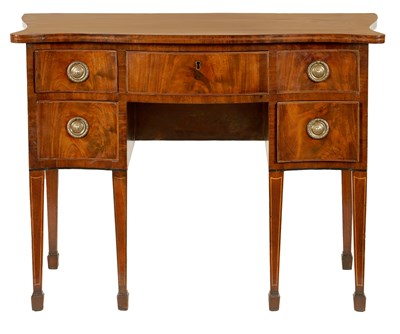 Lot 779 - A GOOD GEORGE III SERPENTINE MAHOGANY SIDEBOARD OF SMALL SIZE