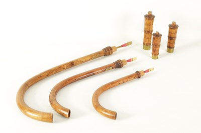 Lot 84 - A GRADUATED SET OF THREE CRUMHORNS BY ERIC MOULDER