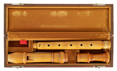 Lot 33 - A FINE CASED DENNER ALTO RECORDER BY FRIEDRICH VON HUENE