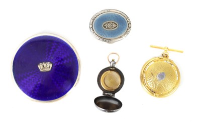 Lot 401 - A SELECTION OF 4 ITEMS