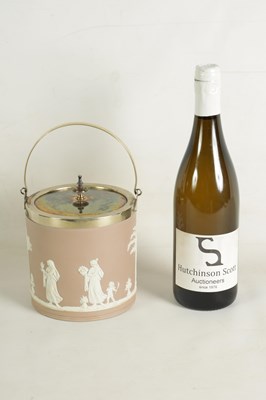 Lot 20 - A COLLECTION OF FIVE PIECES OF WEDGEWOOD COLOURED JASPERWARE